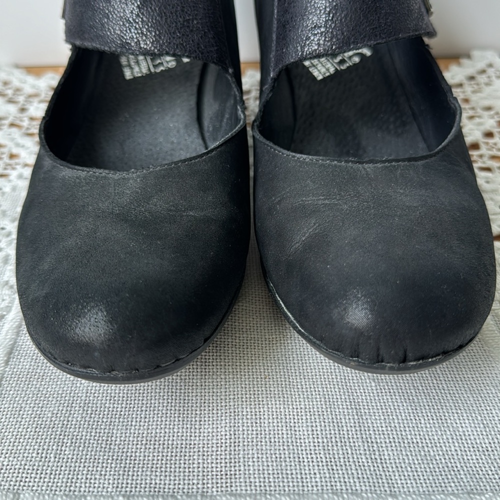 Rieker Black Size 41 with 2” Heal - Picture 4 of 8